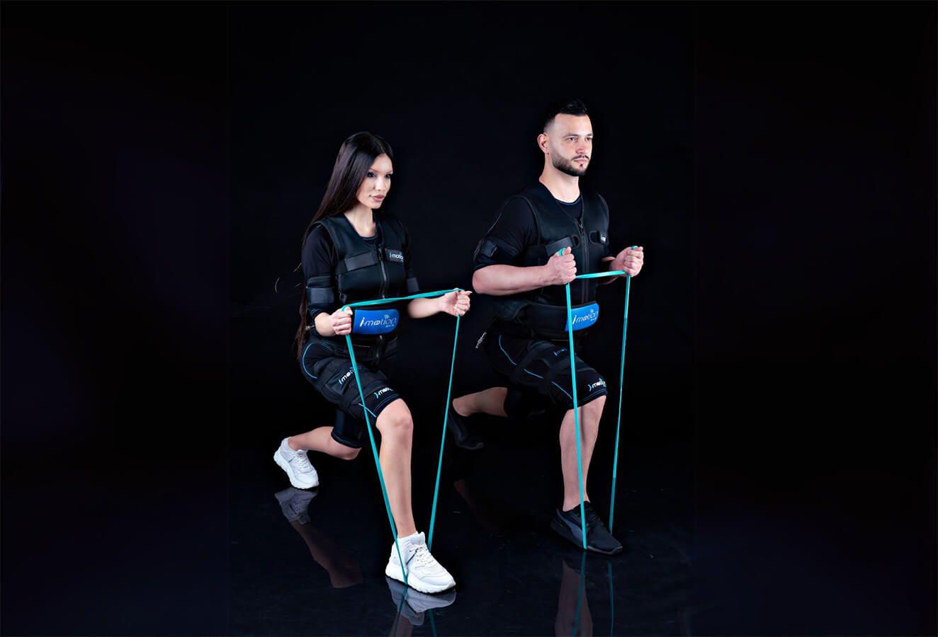 EMS Pulse model demonstrating strength training with I-motion